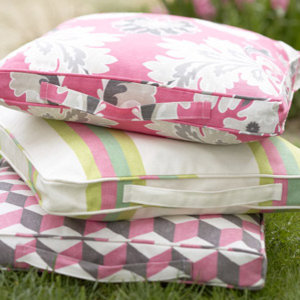 hb-sophie-conran-cushions-picnic-250511-medium_new